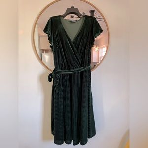 Modcloth 1X corded velvet maxi dress! Wrap top style with belt. Can tie in front